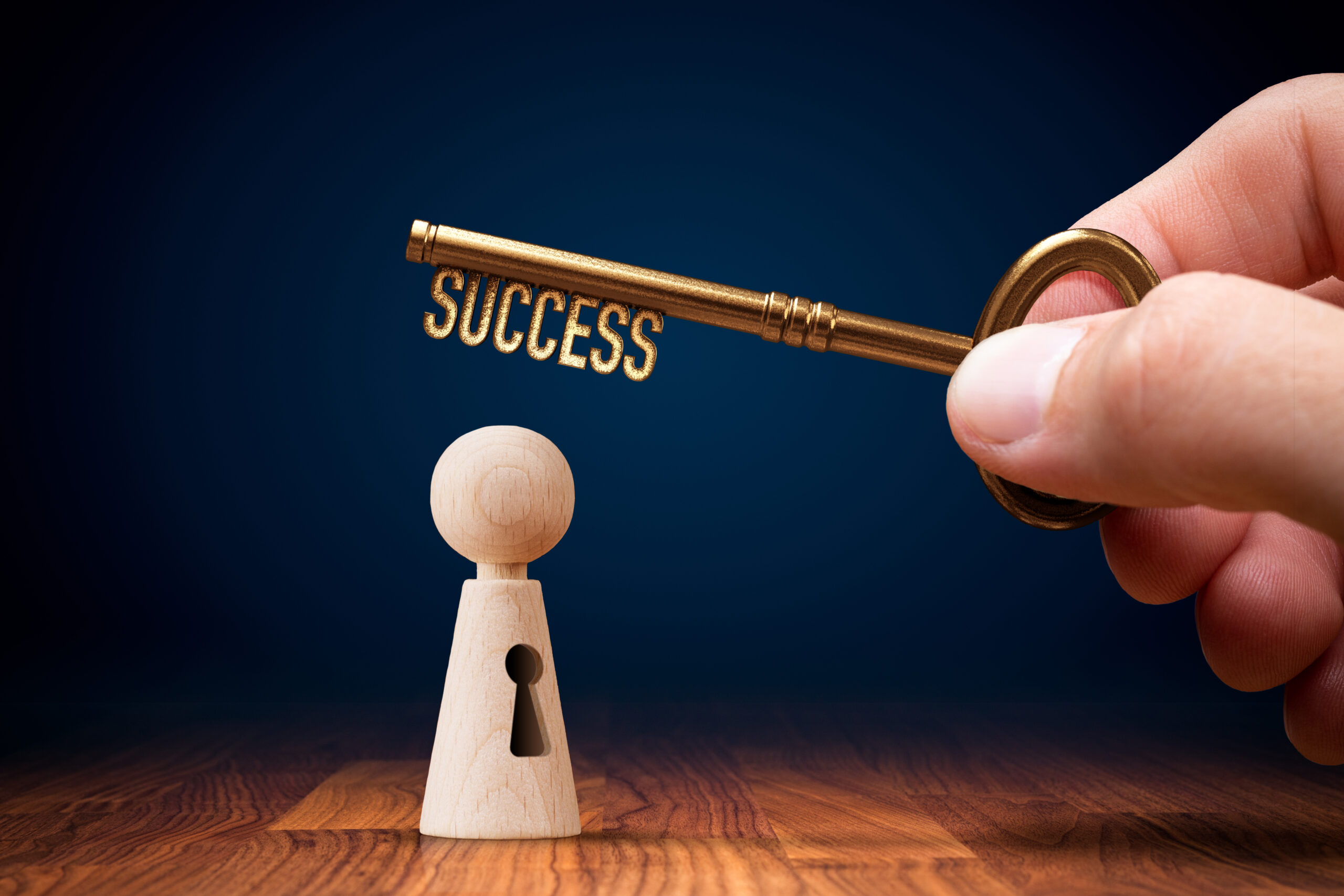 Coach,Has,A,Key,To,Success,-,Motivation,Concept.,Coach Erhvervscoach
